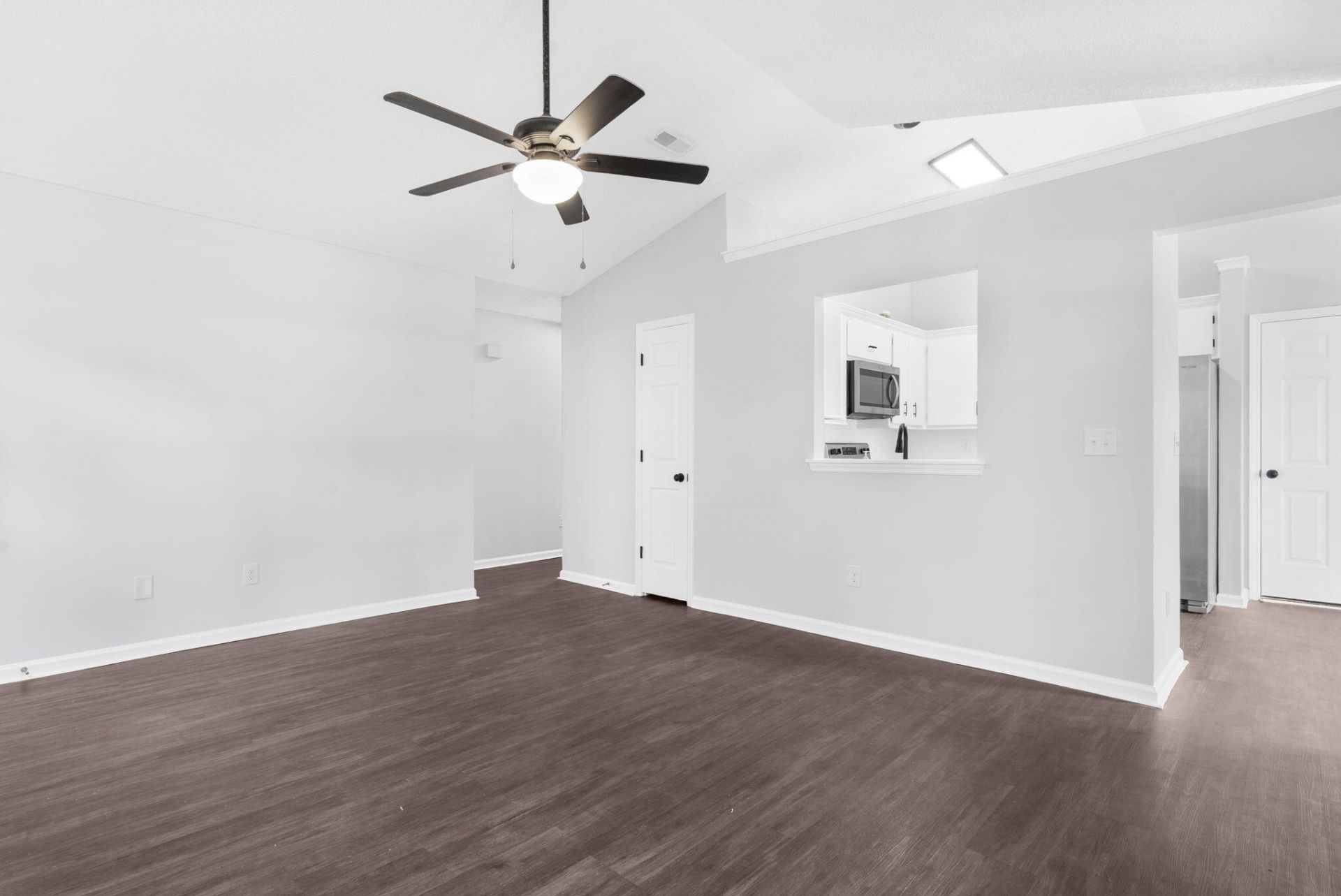 2772 Donner Avenue Photo 6