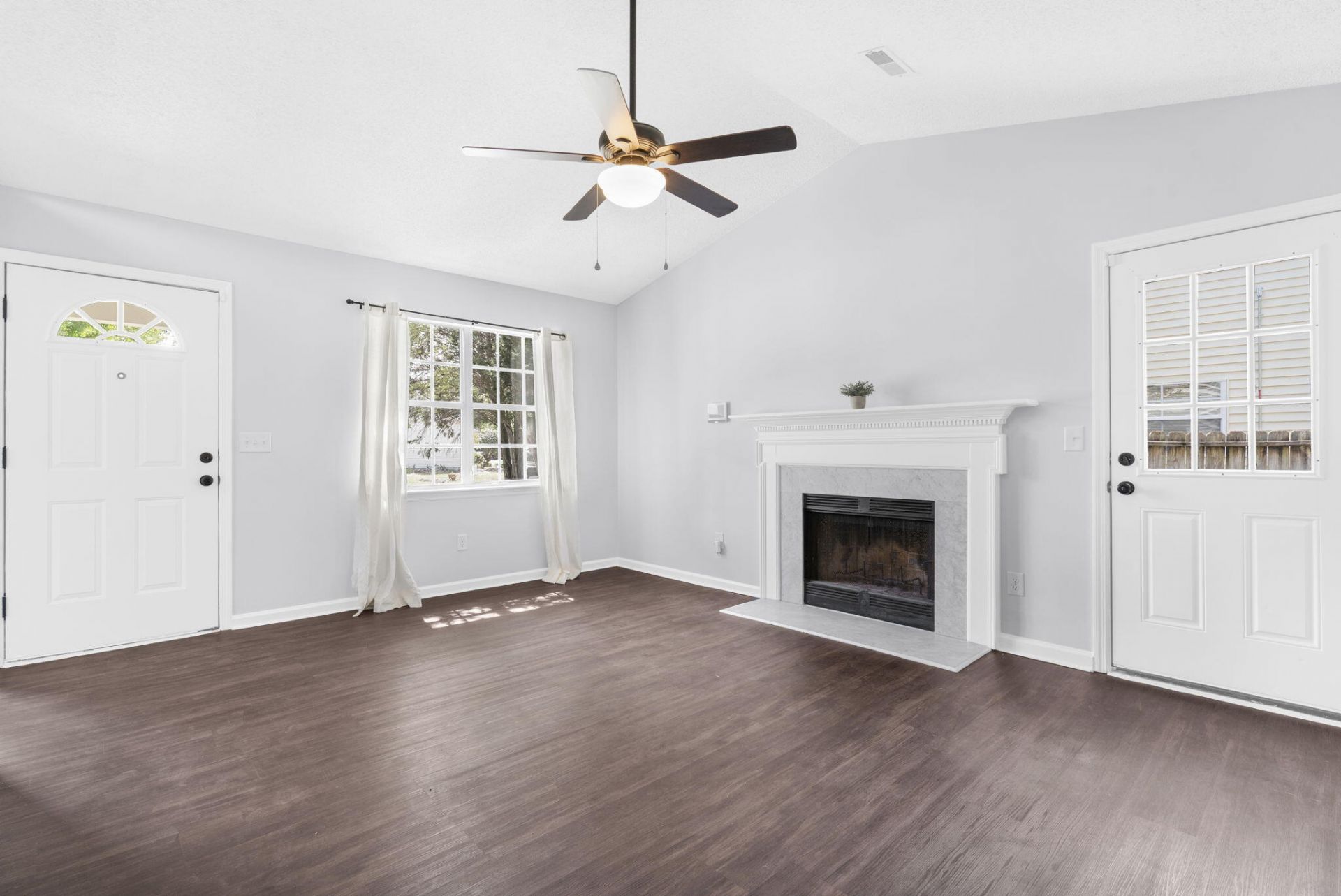 2772 Donner Avenue Photo 8