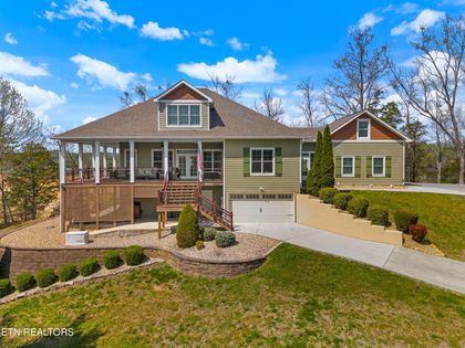 2017 Paradise Hills Rd Dandridge, TN 37725