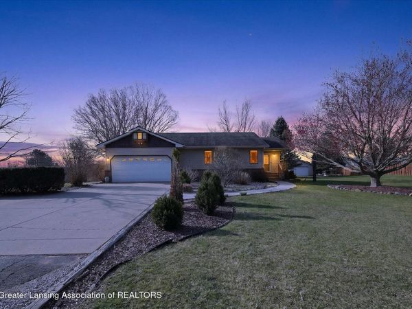 1681 W Lawrence Highway, Charlotte, MI 48813