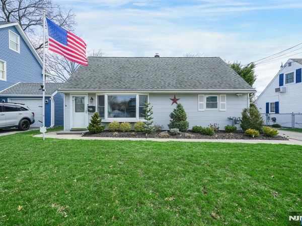 22 Parker Avenue, ROCHELLE PARK, NJ 07662