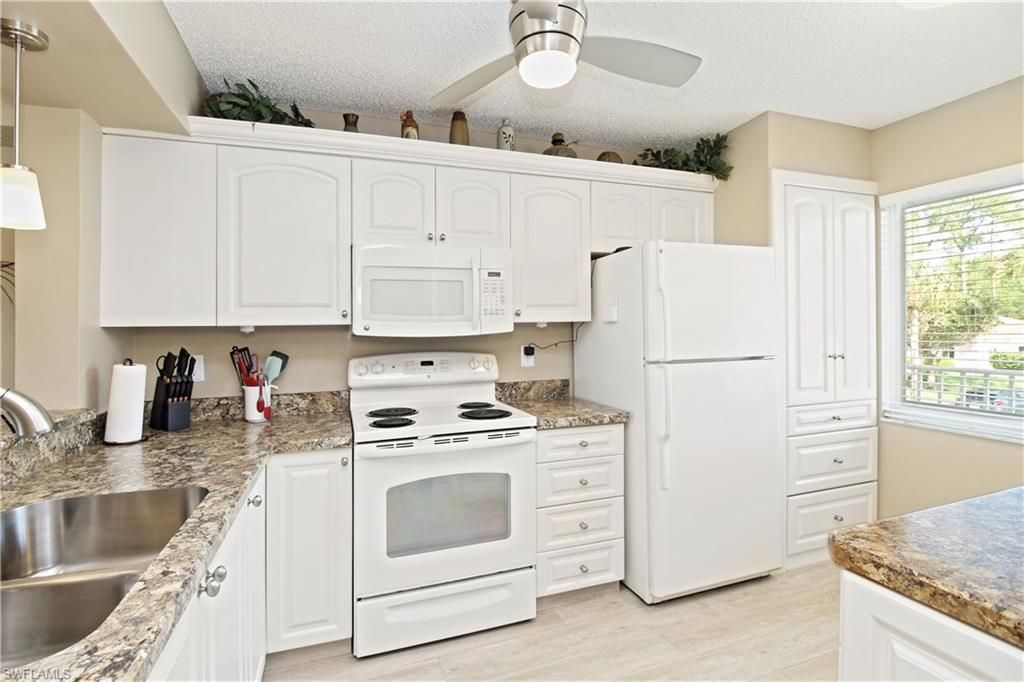 5970 Amherst Dr, Unit C205, Naples, FL 34112 Photo