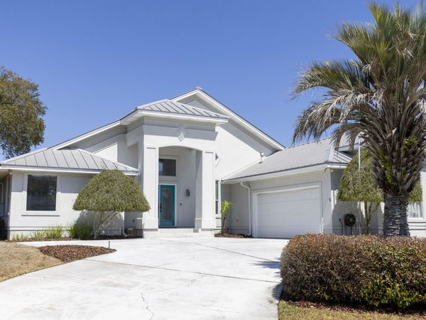 795 Blvd Of The Champions, Shalimar, FL 32579