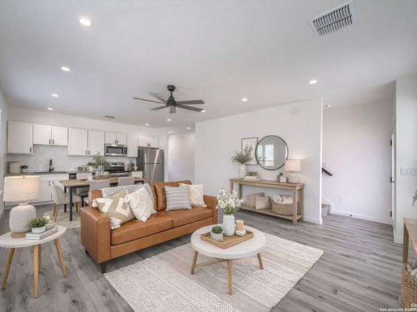 2066 DRY CREEK, Canyon Lake, TX 78133