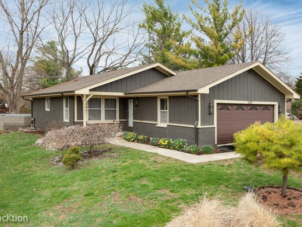 401 S Whispering Hills Drive , Naperville, IL 60540