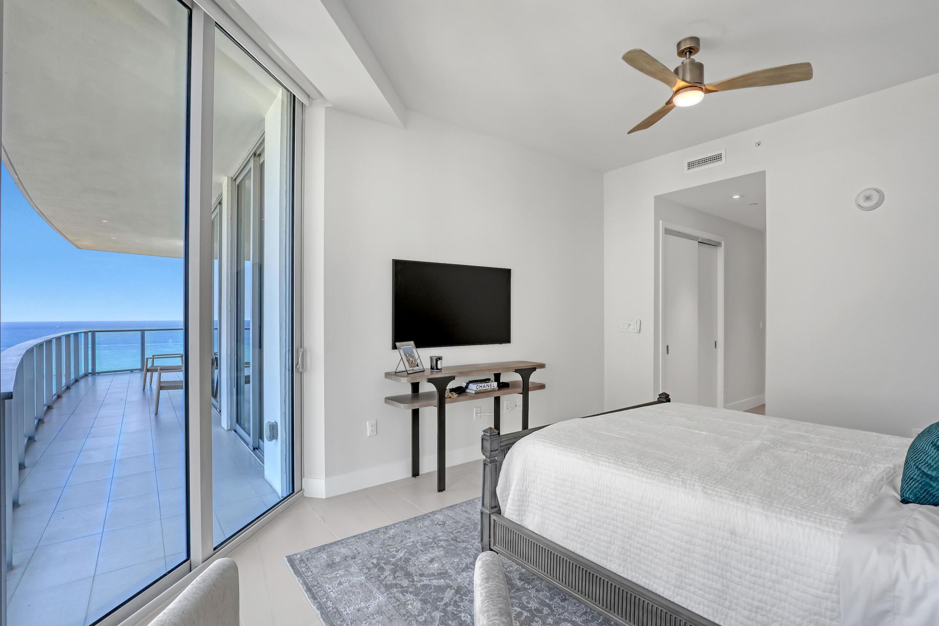 3100 N Ocean Drive, Unit H-1703, Riviera Beach, FL 33404 Photo