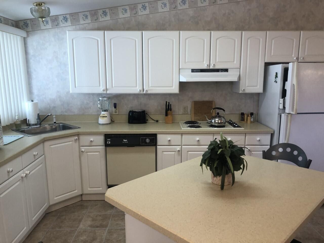 7847 SE Swan Avenue, Hobe Sound, FL 33455 Photo