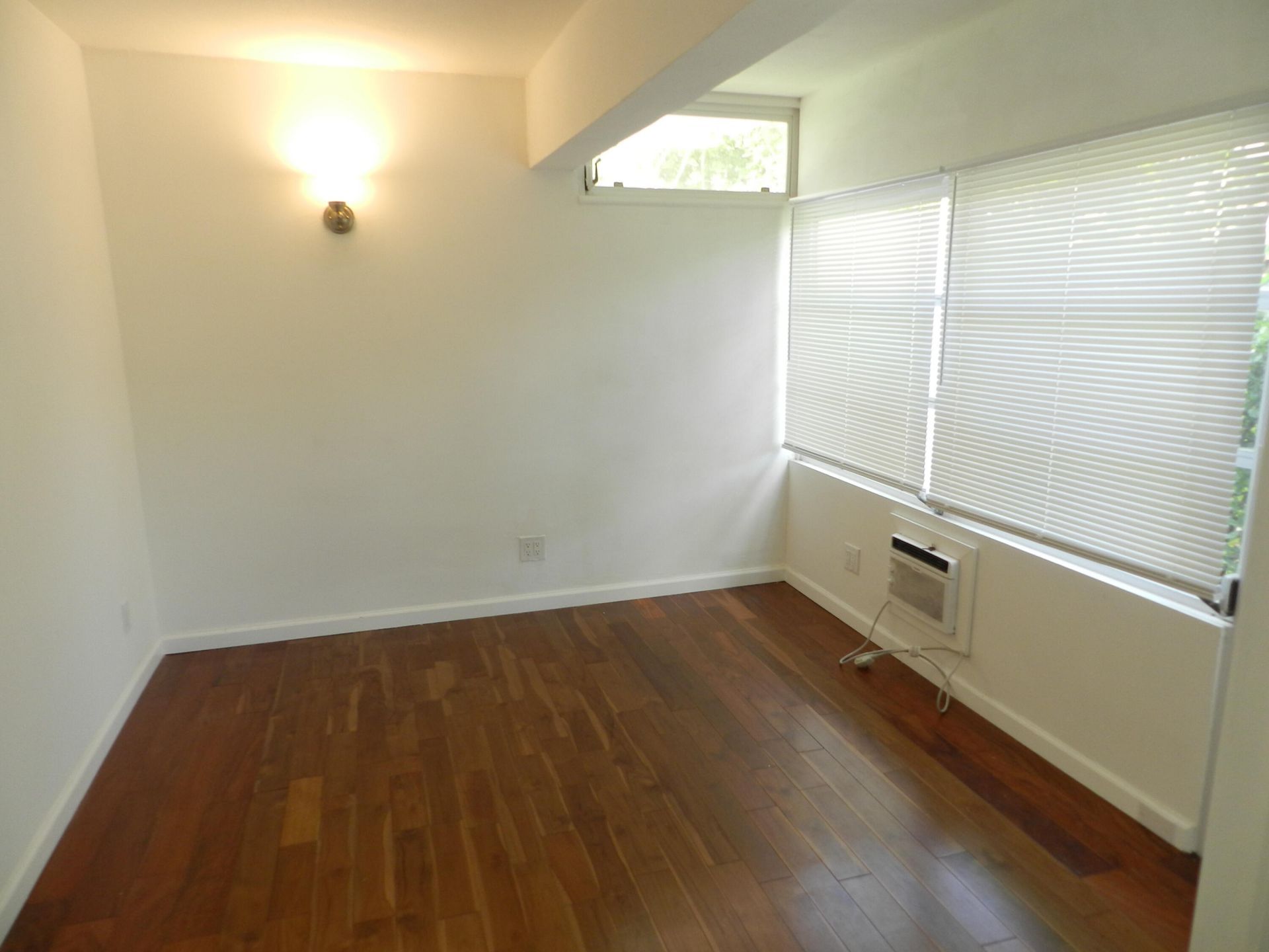 141 West Court, Royal Palm Beach, FL 33411 Photo