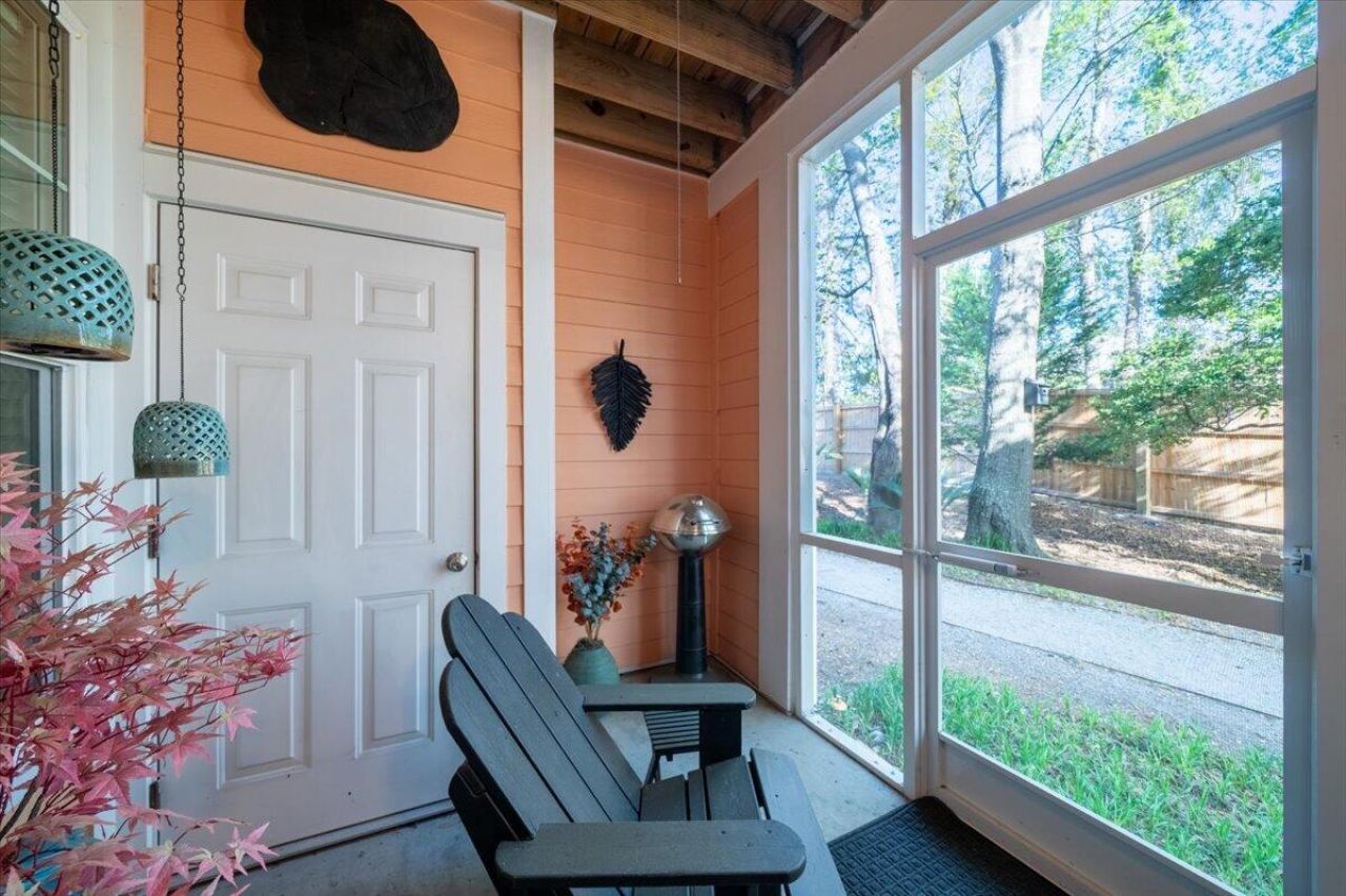 2216 Chatelain Way Photo 7