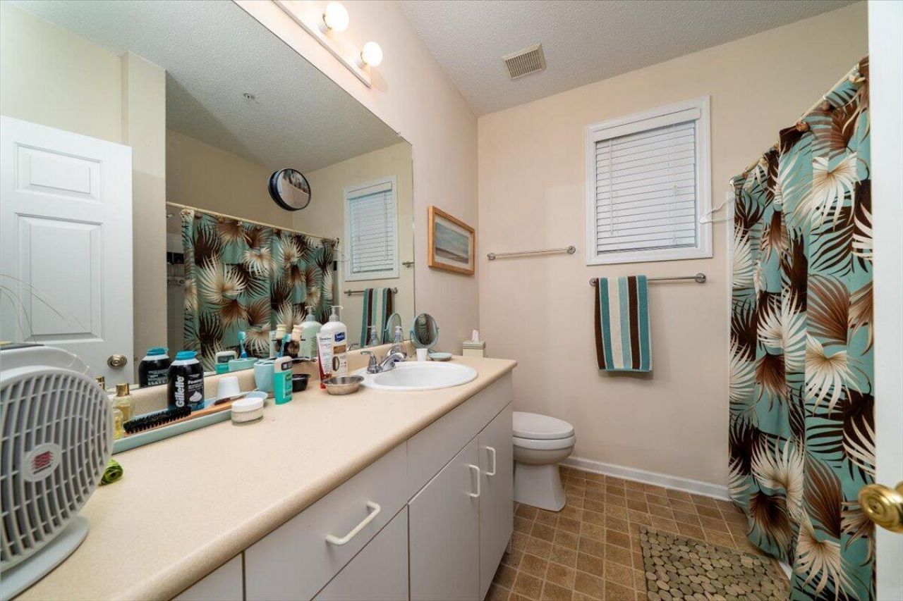 2216 Chatelain Way Photo 9