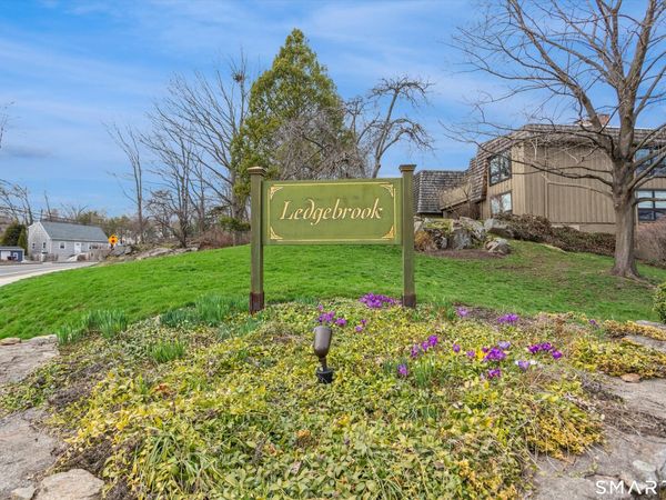 82 Ledgebrook , Unit 82, Norwalk, CT 06854