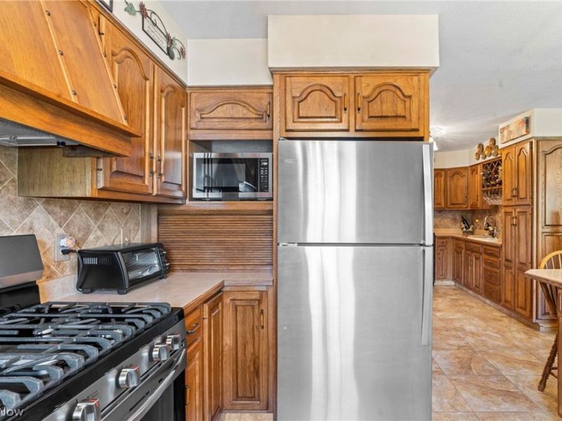 551 E Regency Circle , Canfield, OH 44406 Photo 16