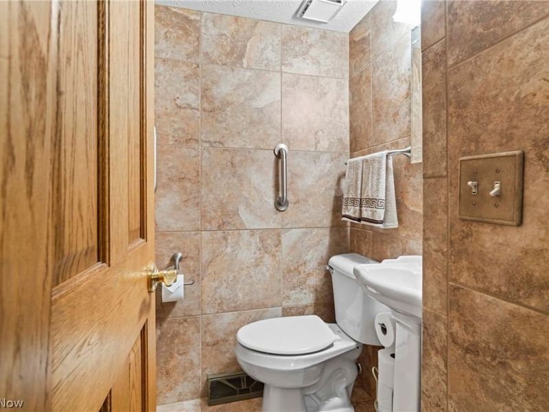 551 E Regency Circle , Canfield, OH 44406 Photo 19