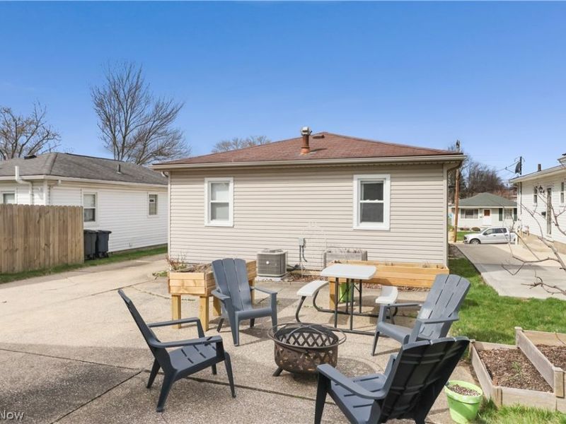 565 Lansing Road, Akron, OH 44312 Photo 5