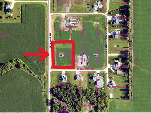 7597 Country Creek , Wahpeton, ND 58075