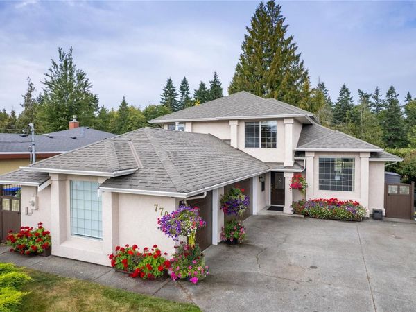 779 Mulholland Dr , Parksville, BC V9P 2K4