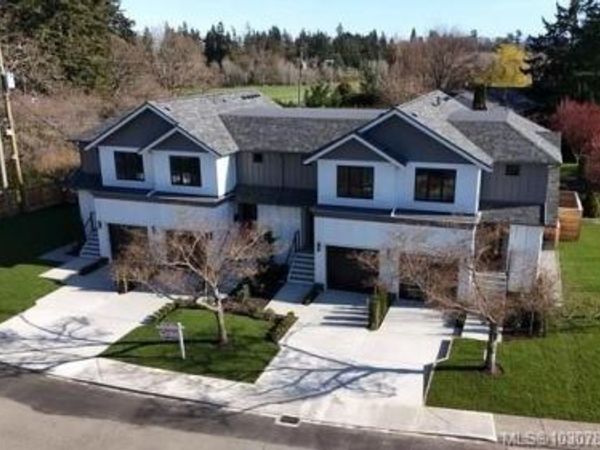 3513 Henderson Rd , Unit 1, Oak Bay, BC V8R 3K5