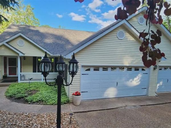 1497 S Lake Sherwood Drive, Marthasville, MO 63357
