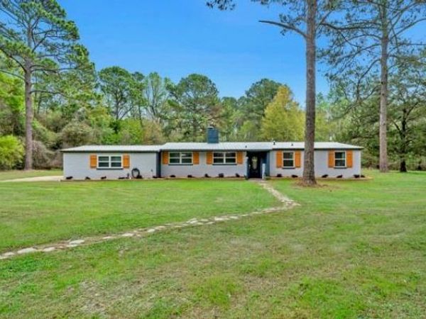 2460 Middle Road, Mobile, AL 36605