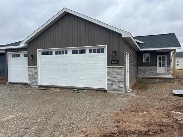 3727 E CALLALILLY LANE, Appleton, WI 54913