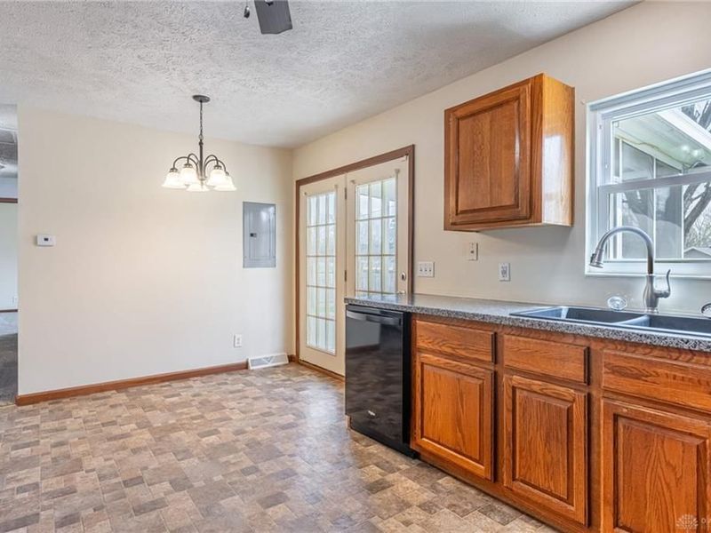 921 McDowell Street, Xenia, OH 45385 Photo 12