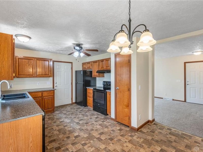 921 McDowell Street, Xenia, OH 45385 Photo 6