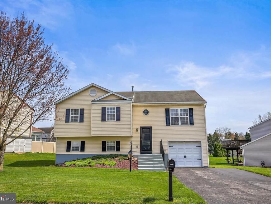 125 Winston Drive, York, PA 17408 Main Photo