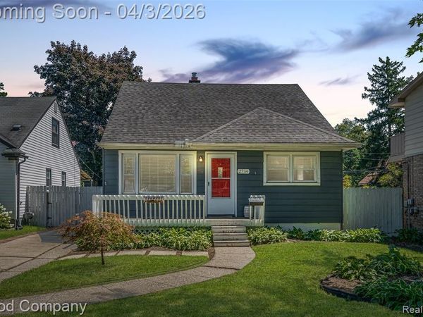 2714 Rochester Road, Royal Oak Twp, MI 48073