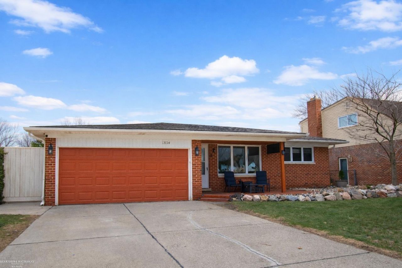 13154 Leech Drive, Sterling Heights, MI 48312 Main Photo