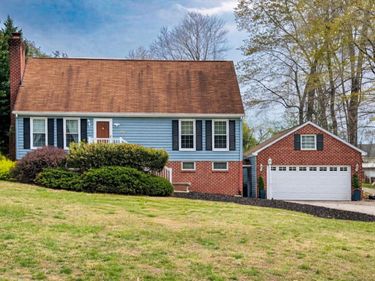 1002 Oxford Point Road, Lynchburg, VA 24502