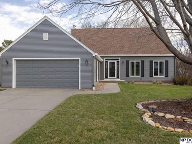 4236 Barkwood Lane , Lincoln, NE 68516