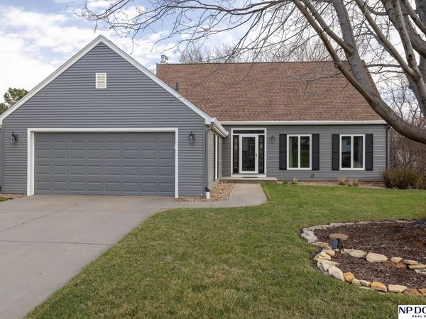 4236 Barkwood Lane , Lincoln, NE 68516