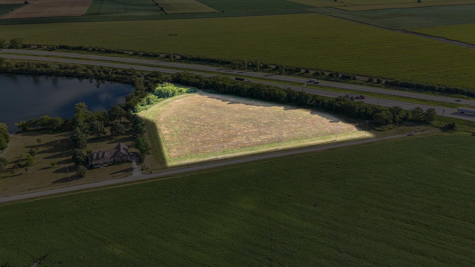 10 Moss Drive, Farmer City, IL 61842