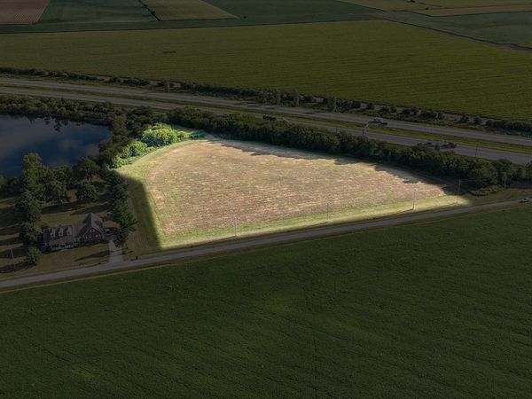 10 Moss Drive, Farmer City, IL 61842