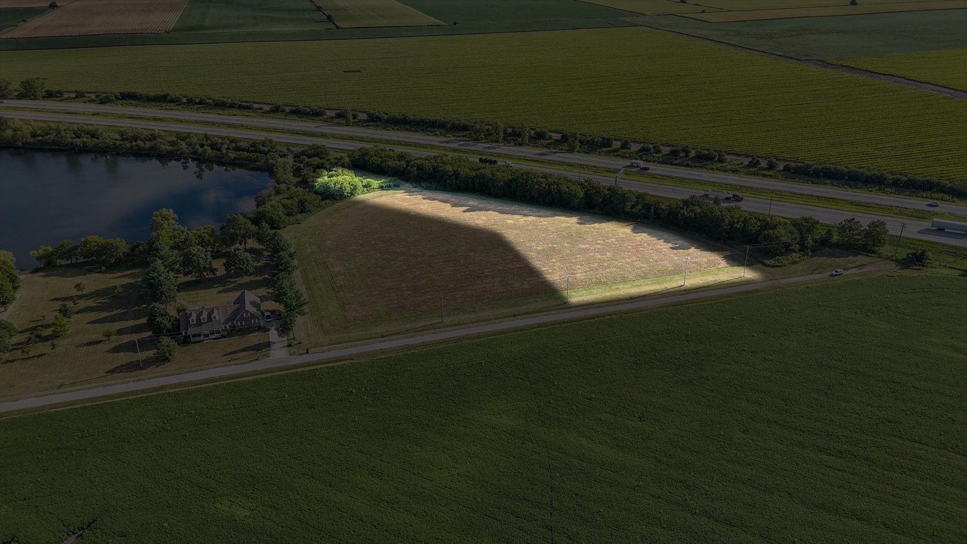 52 Moss Drive, Farmer City, IL 61842