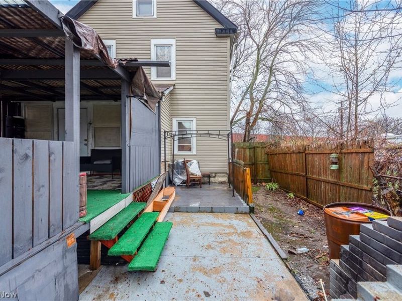 15301 Daniel Avenue, Cleveland, OH 44110 Photo 6