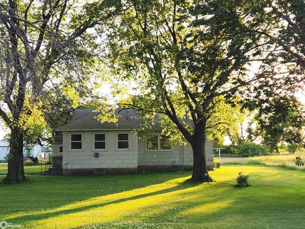 2388 Raven Avenue, Sheffield, IA 50475