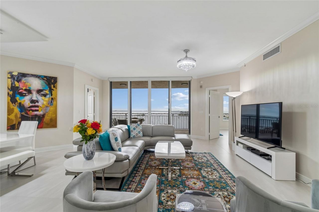 5823 Bowen Daniel Drive, Unit 1103, Tampa, FL 33616 Photo