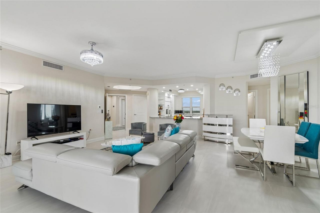 5823 Bowen Daniel Drive, Unit 1103, Tampa, FL 33616 Photo