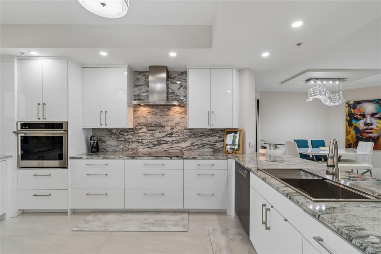 5823 Bowen Daniel Drive, Unit 1103, Tampa, FL 33616 Photo