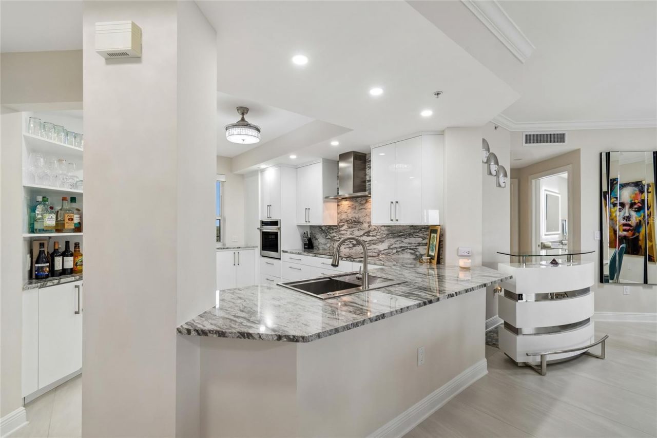 5823 Bowen Daniel Drive, Unit 1103, Tampa, FL 33616 Photo