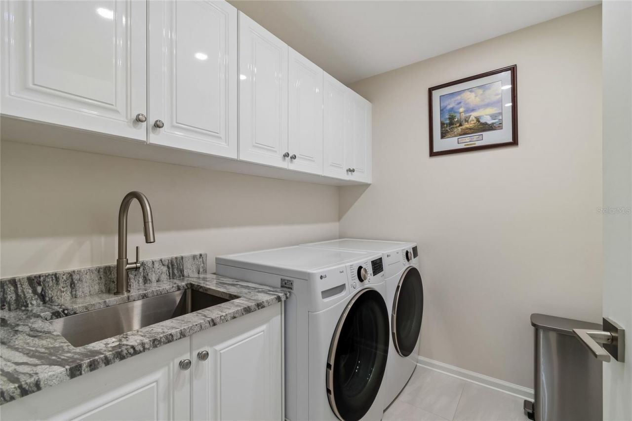 5823 Bowen Daniel Drive, Unit 1103, Tampa, FL 33616 Photo