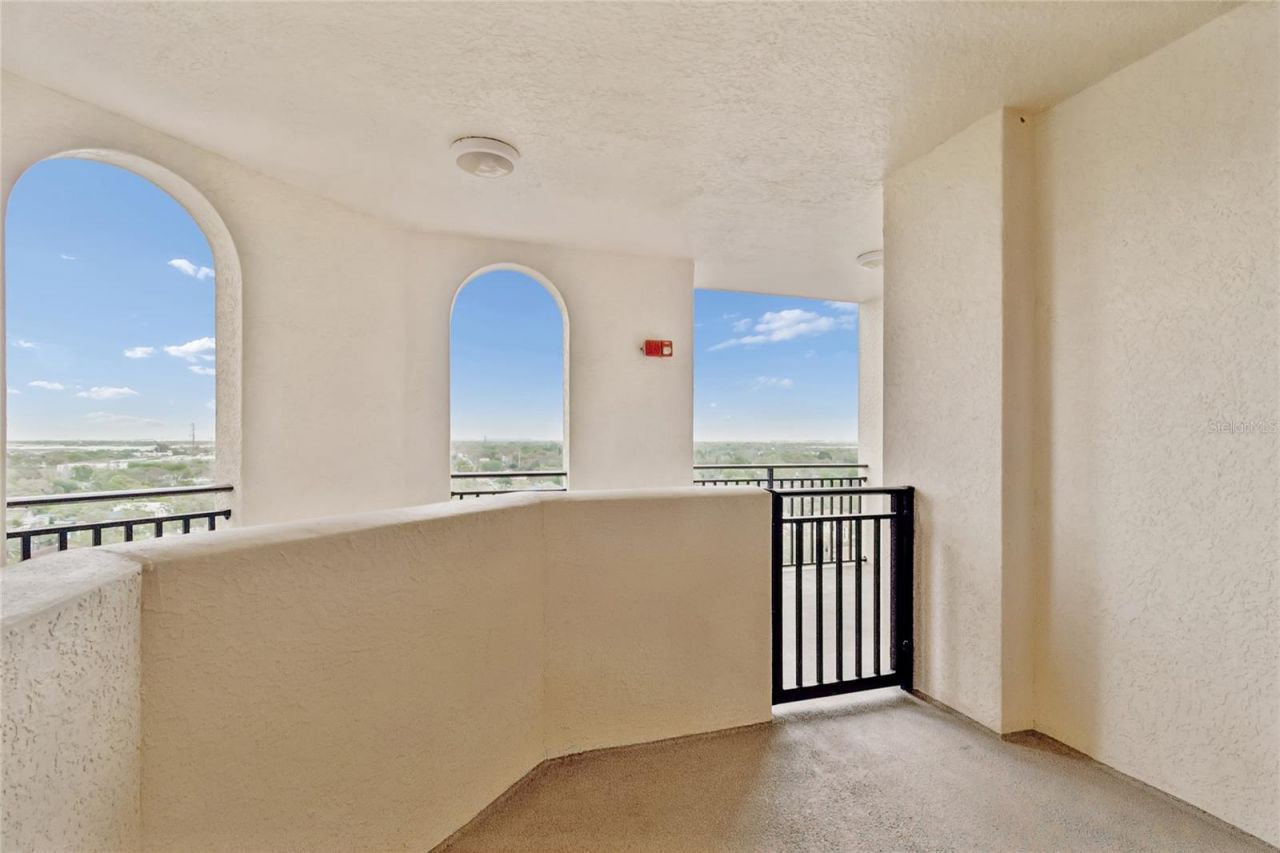 5823 Bowen Daniel Drive, Unit 1103, Tampa, FL 33616 Photo