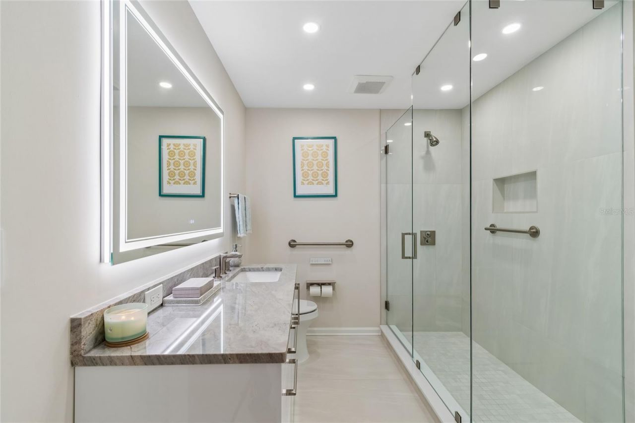 5823 Bowen Daniel Drive, Unit 1103, Tampa, FL 33616 Photo