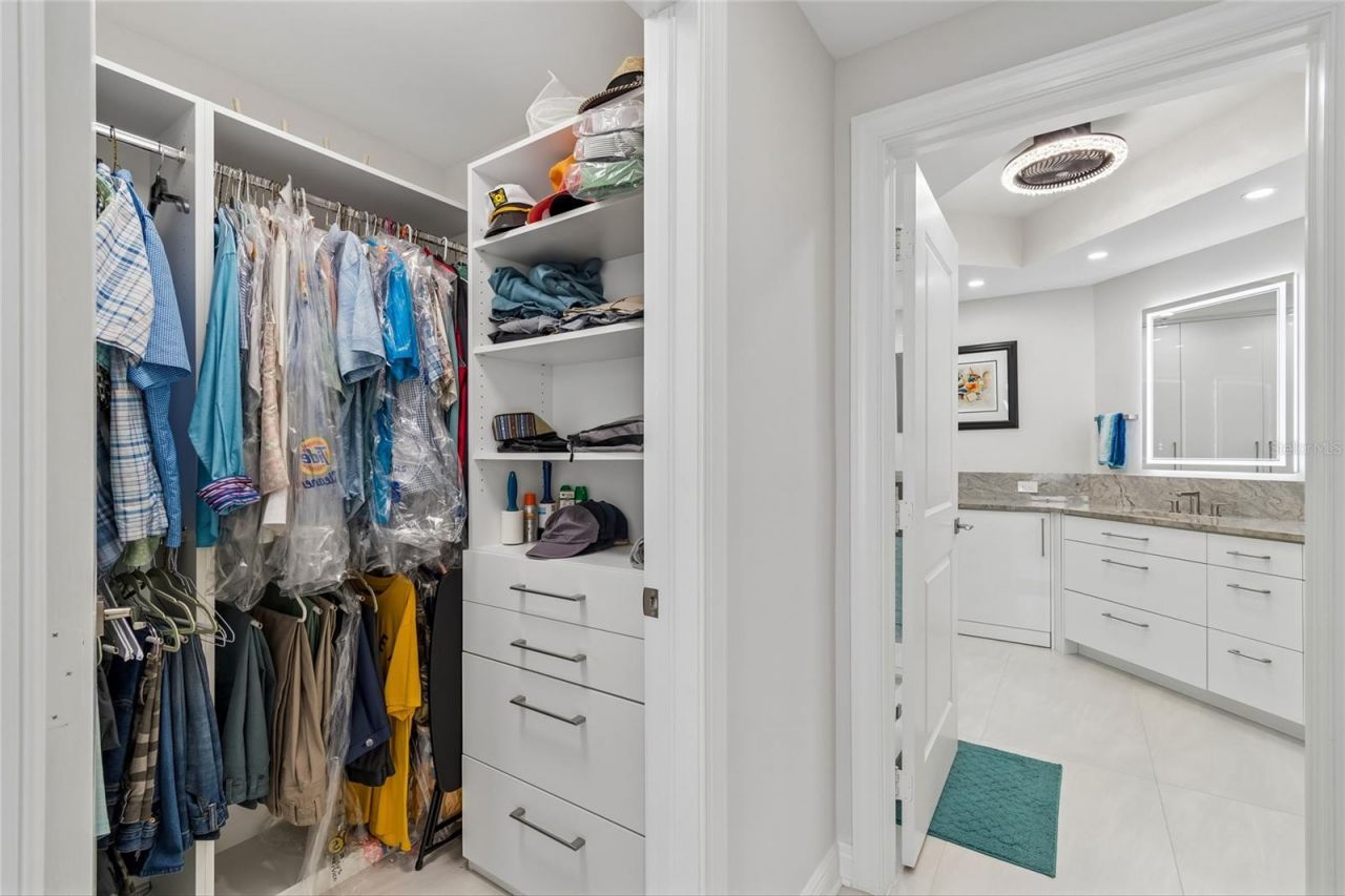 5823 Bowen Daniel Drive, Unit 1103, Tampa, FL 33616 Photo