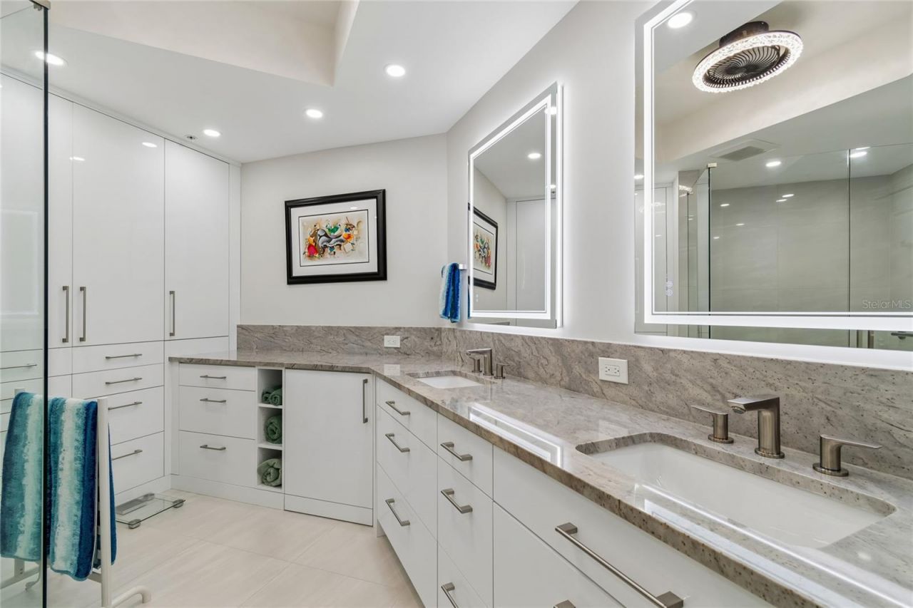 5823 Bowen Daniel Drive, Unit 1103, Tampa, FL 33616 Photo