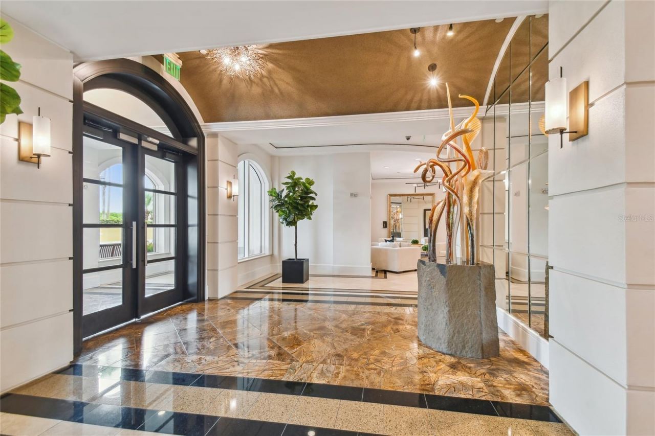 5823 Bowen Daniel Drive, Unit 1103, Tampa, FL 33616 Photo