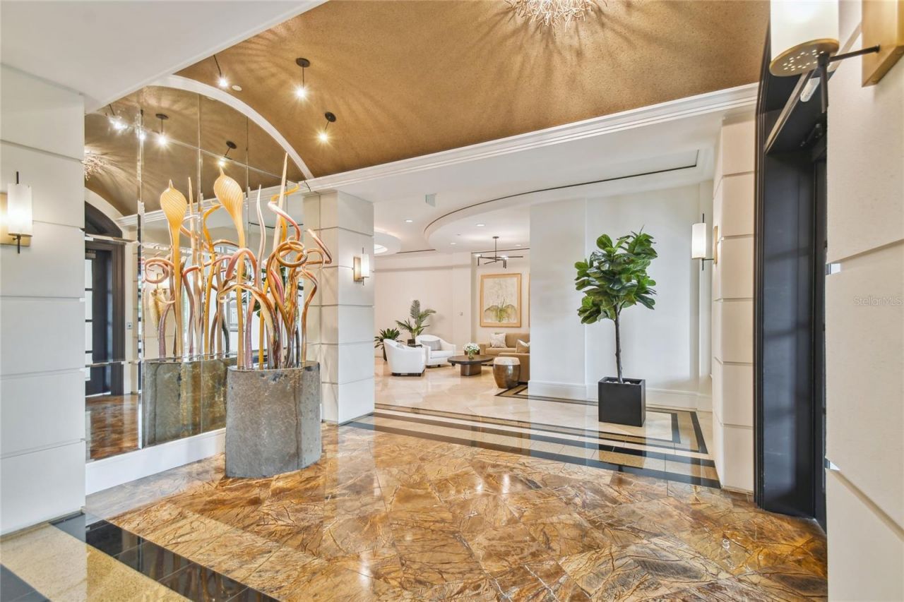 5823 Bowen Daniel Drive, Unit 1103, Tampa, FL 33616 Photo