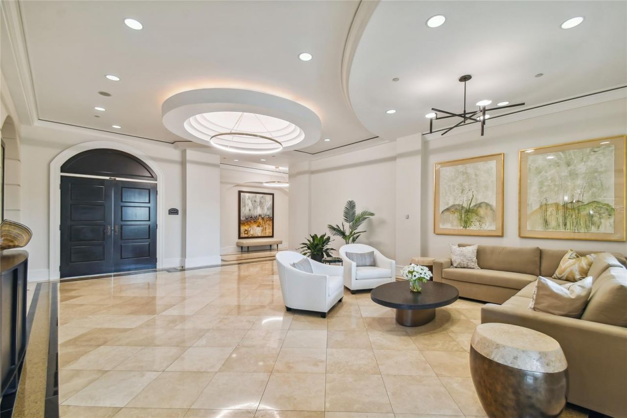 5823 Bowen Daniel Drive, Unit 1103, Tampa, FL 33616 Photo