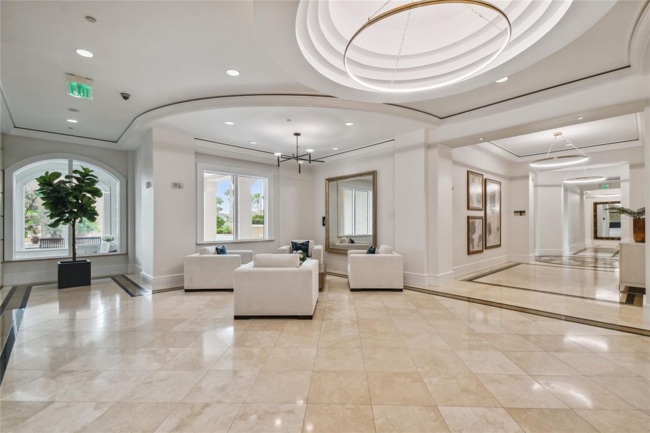 5823 Bowen Daniel Drive, Unit 1103, Tampa, FL 33616 Photo